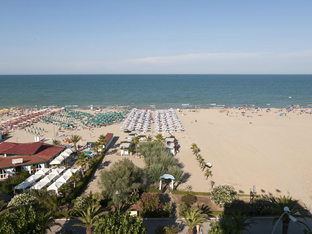 Hotel Eden Alba Adriatica Exterior photo