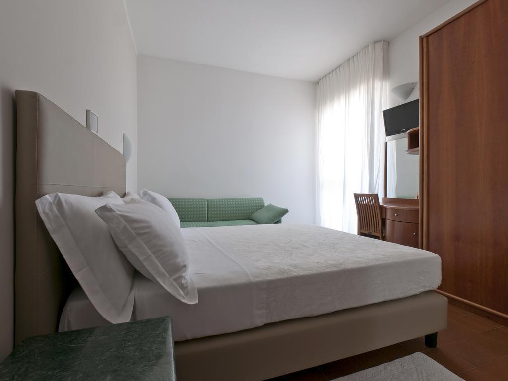 Hotel Eden Alba Adriatica Room photo